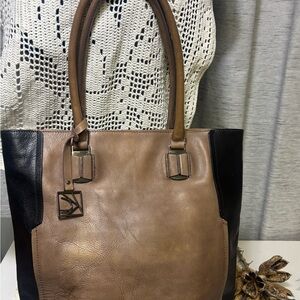 Elegant “Kenneth Cole” Tan and Black Soft Leather Tote Bag/Purse